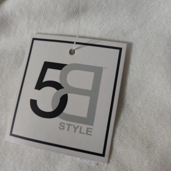 Five Below V-Neck Varsity Sweatshirt Size Large - Cream - Picture 5 of 9